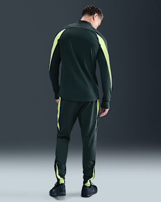 Reviews: Nike Academy Winter Warrior Men's Therma-FIT 1/2-Zip